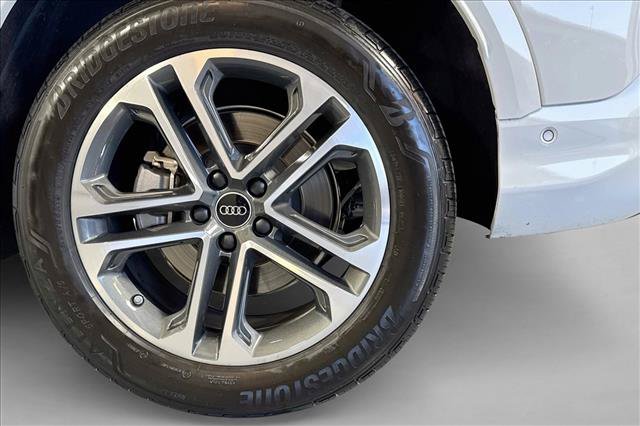 Used 2025 Audi Q5 Premium w/ Convenience Package AWD/4WD image 29