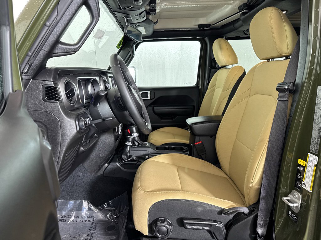 Used 2023 Jeep Gladiator Sport image 5