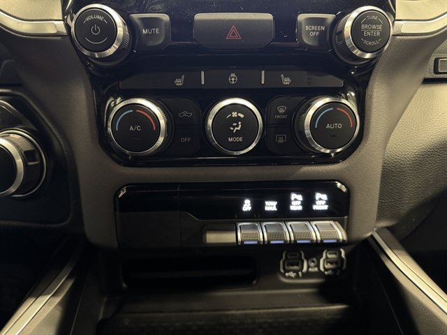 Used 2022 RAM 1500 Big Horn AWD/4WD image 30
