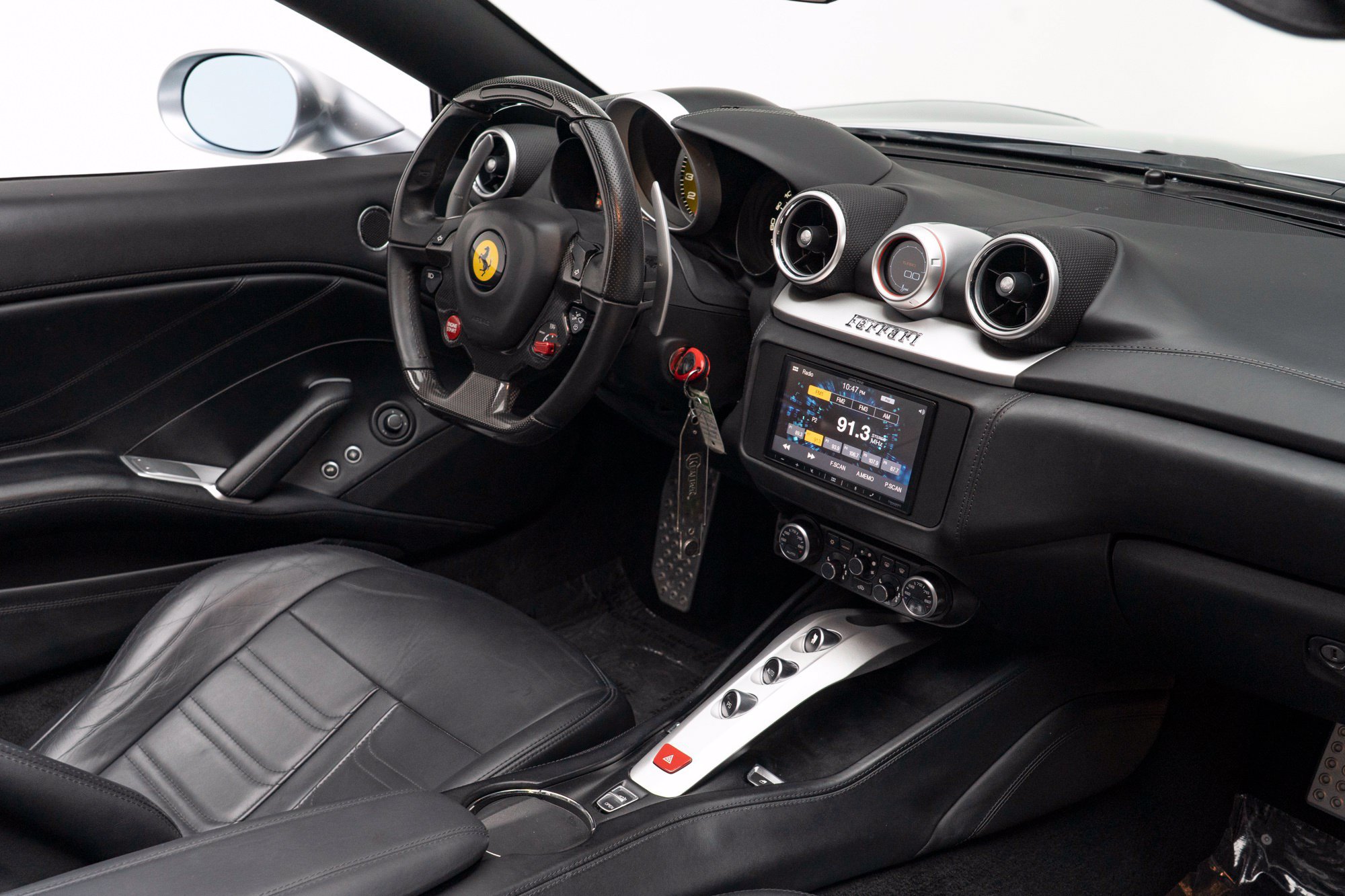 Used 2016 Ferrari California T RWD image 38
