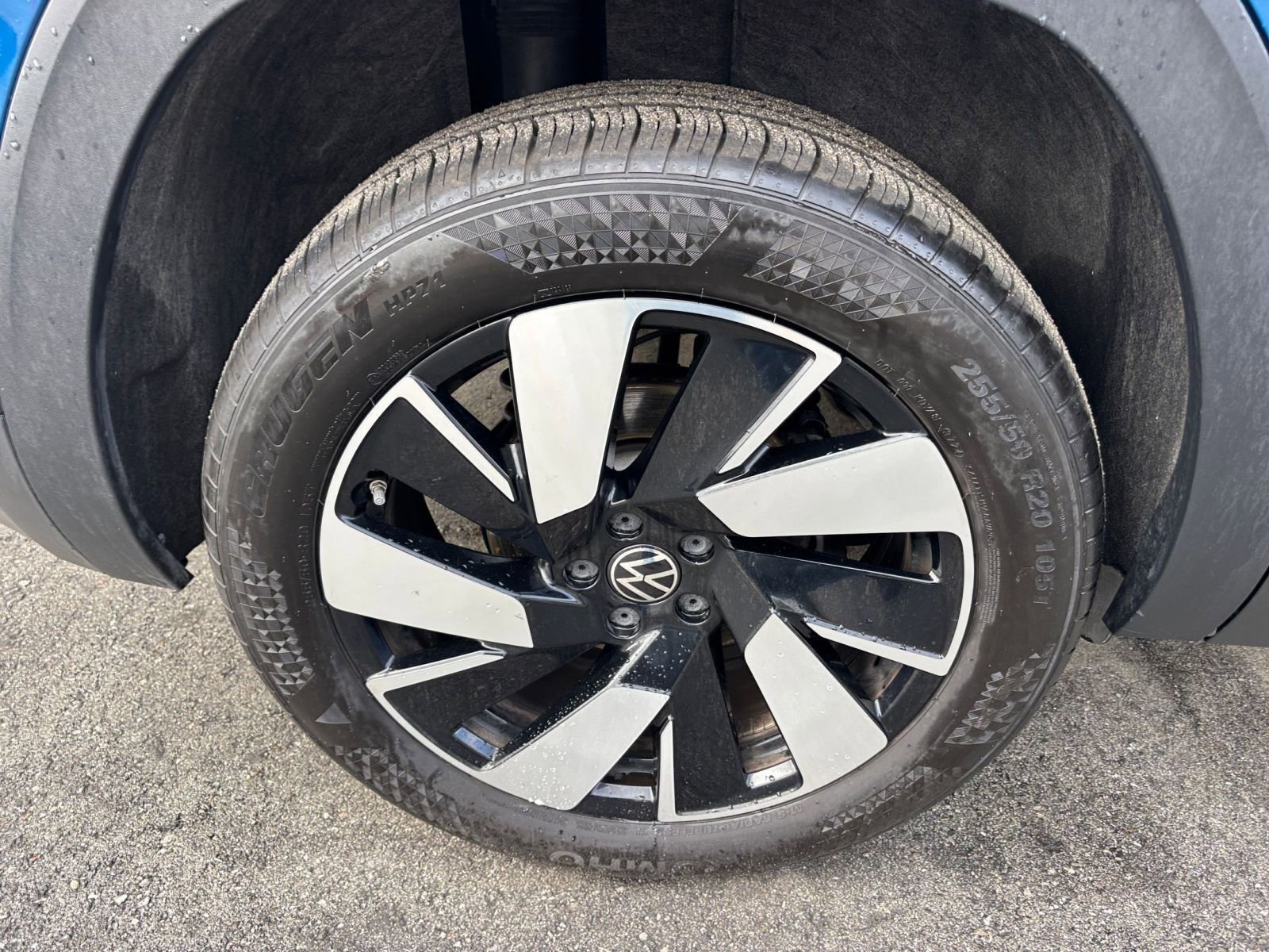 Used 2025 Volkswagen Atlas Cross Sport SE image 30