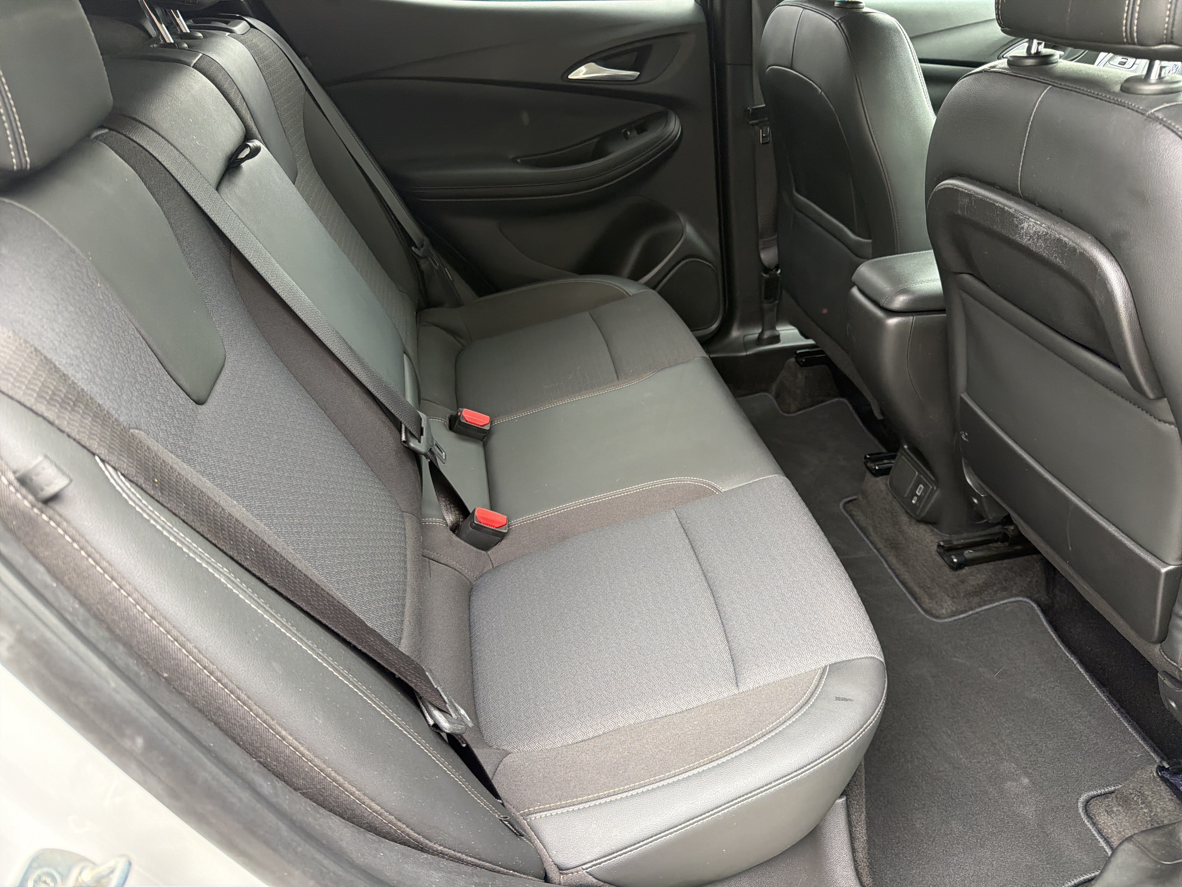 Used 2021 Buick Encore GX Select w/ Sport Touring Package FWD image 16