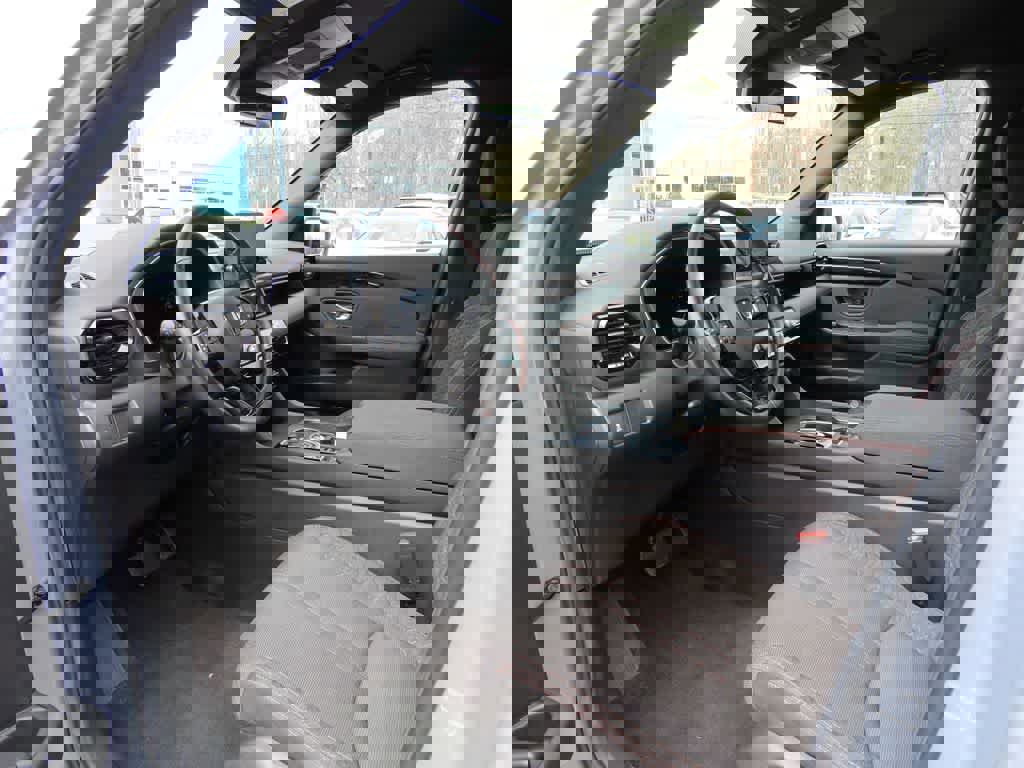 Certified 2025 Honda Pilot Sport image 2