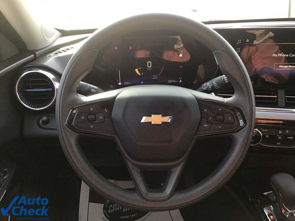 Used 2025 Chevrolet Trax LT image 26