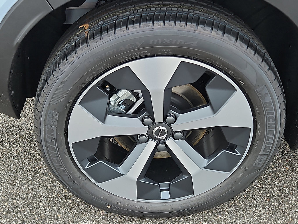 New 2026 Volvo XC40 B5 Plus w/ Protection Package Premier AWD/4WD image 7