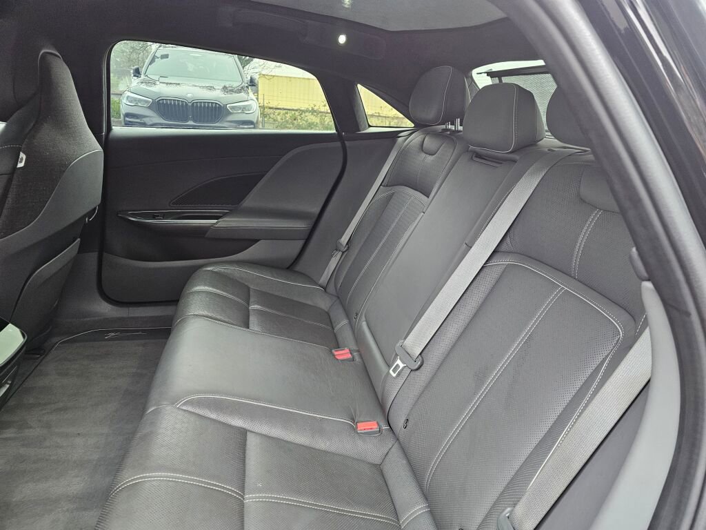 Used 2022 Lucid Air Grand Touring image 21