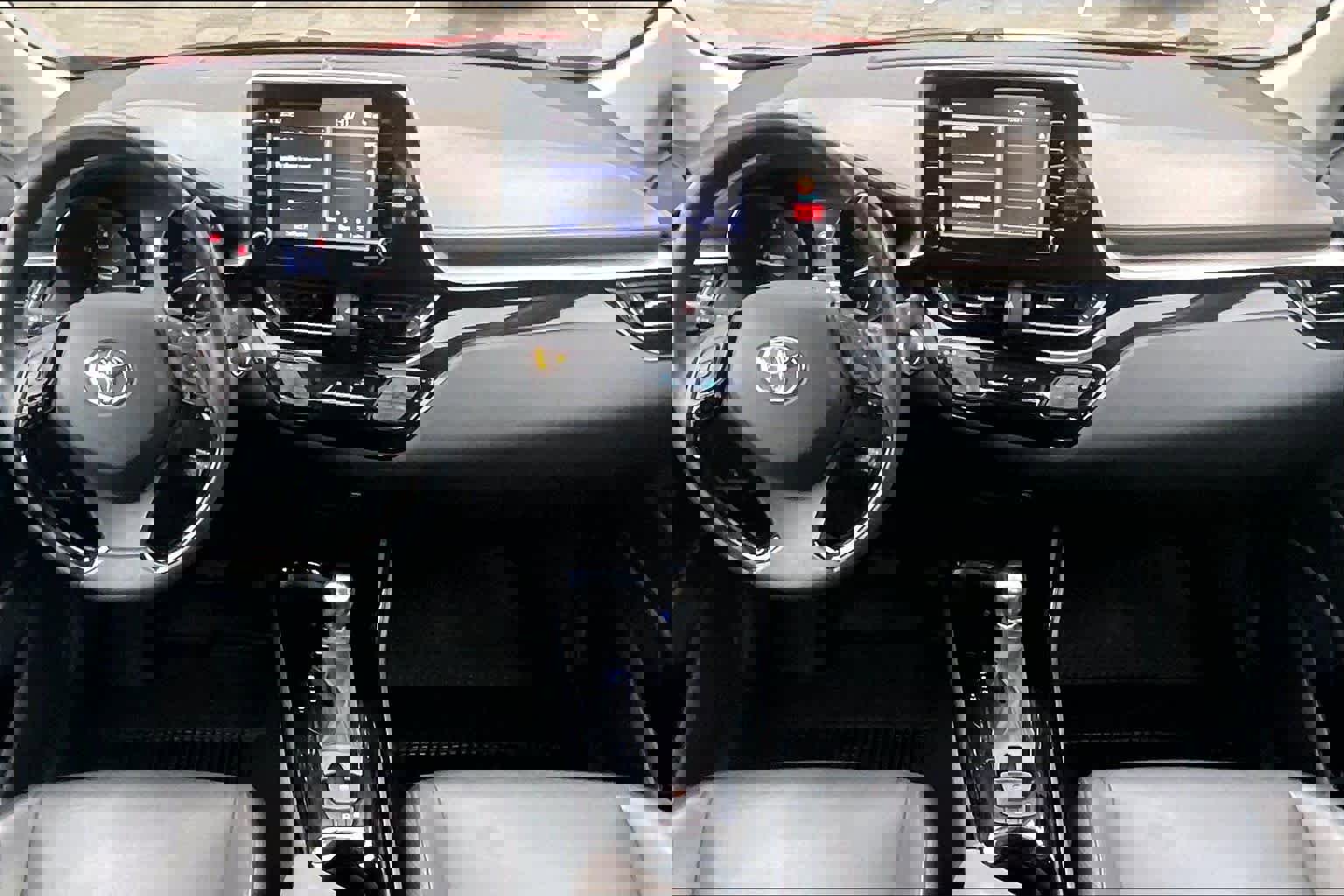 Used 2022 Toyota C-HR Limited image 17