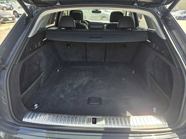 Used 2024 Audi Q8 e-tron Prestige w/ Prestige Package image 17