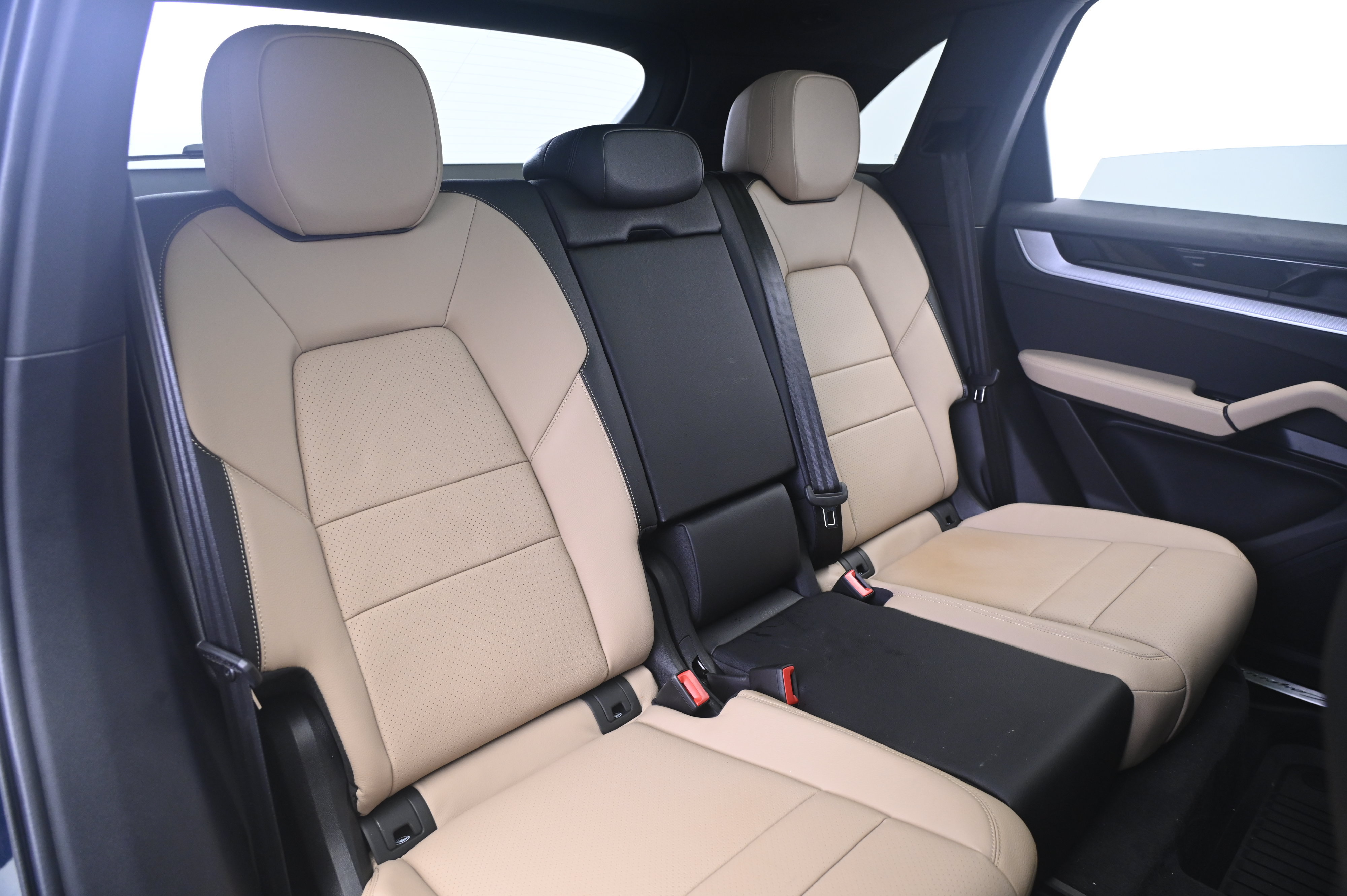 Certified 2026 Porsche Cayenne AWD/4WD image 19