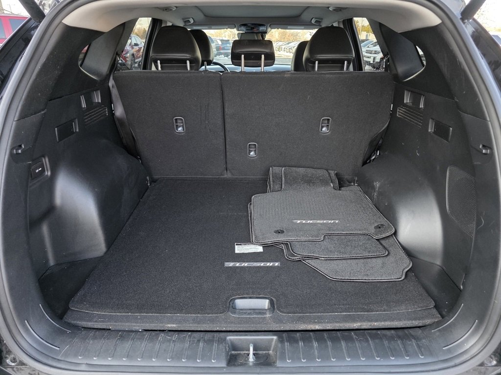 Used 2023 Hyundai Tucson Limited w/ Winter Package image 14