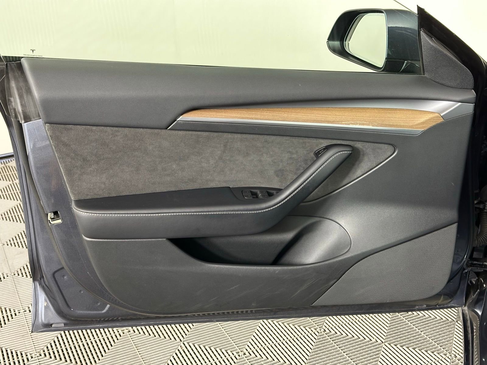 Used 2023 Tesla Model 3 Standard Range image 38