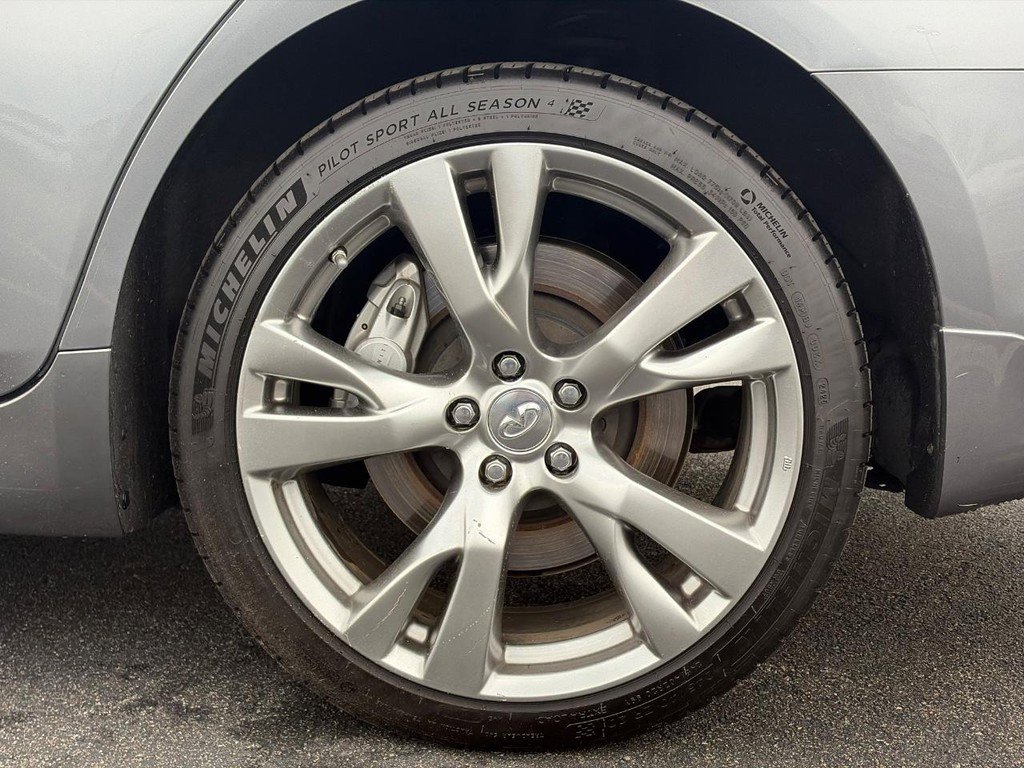 Used 2017 INFINITI Q70 L 3.7 AWD/4WD image 9