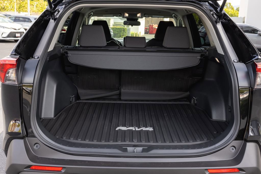 New 2025 Toyota RAV4 XLE image 7
