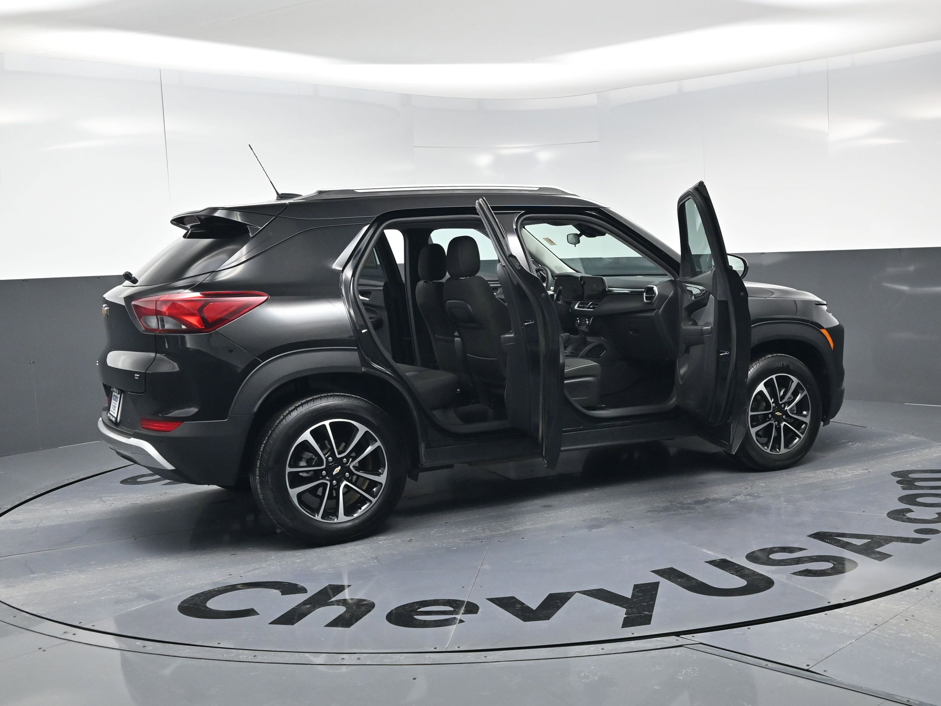 Certified 2025 Chevrolet TrailBlazer LT w/ Driver Confidence Package image 25