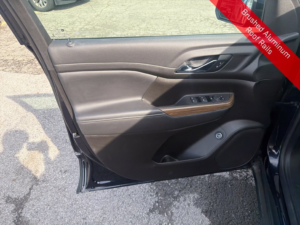 Used 2021 GMC Acadia SLE w/ Driver Convenience Package FWD image 12