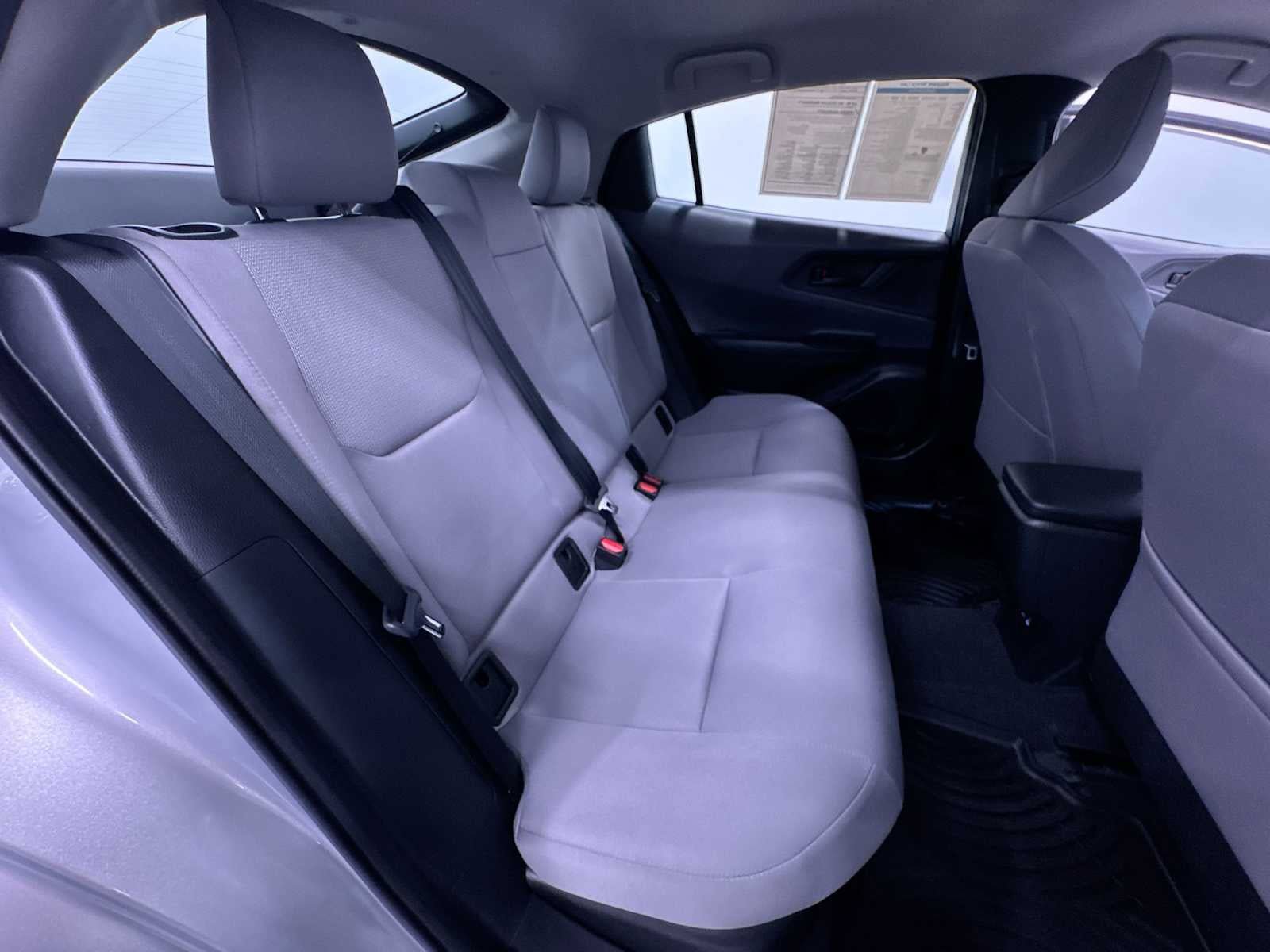Used 2023 Toyota Prius LE FWD image 28