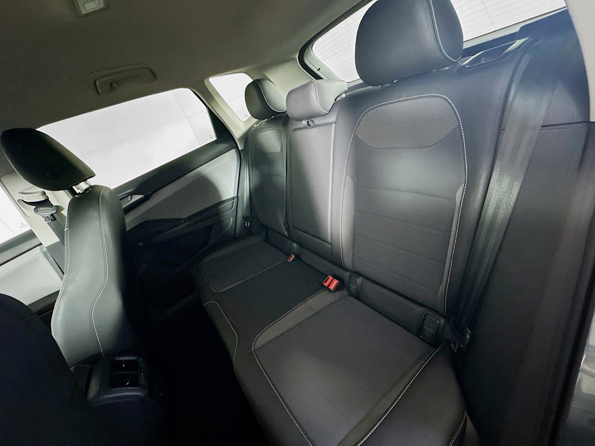 Used 2024 Volkswagen Taos SE image 25