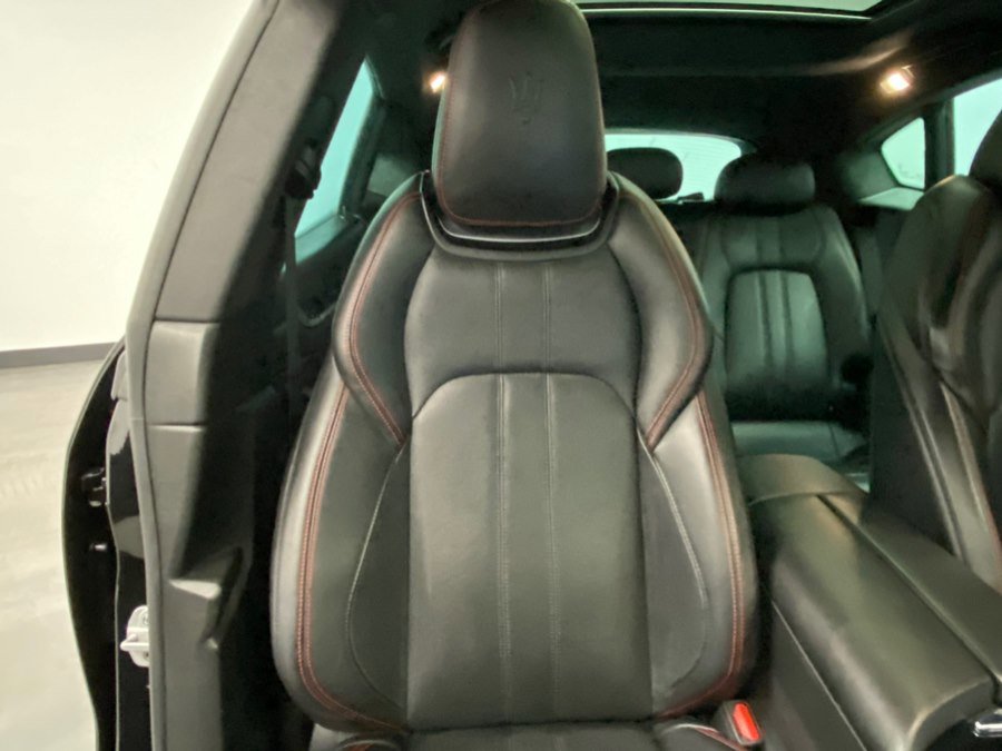 Used 2020 Maserati Levante GranSport image 25
