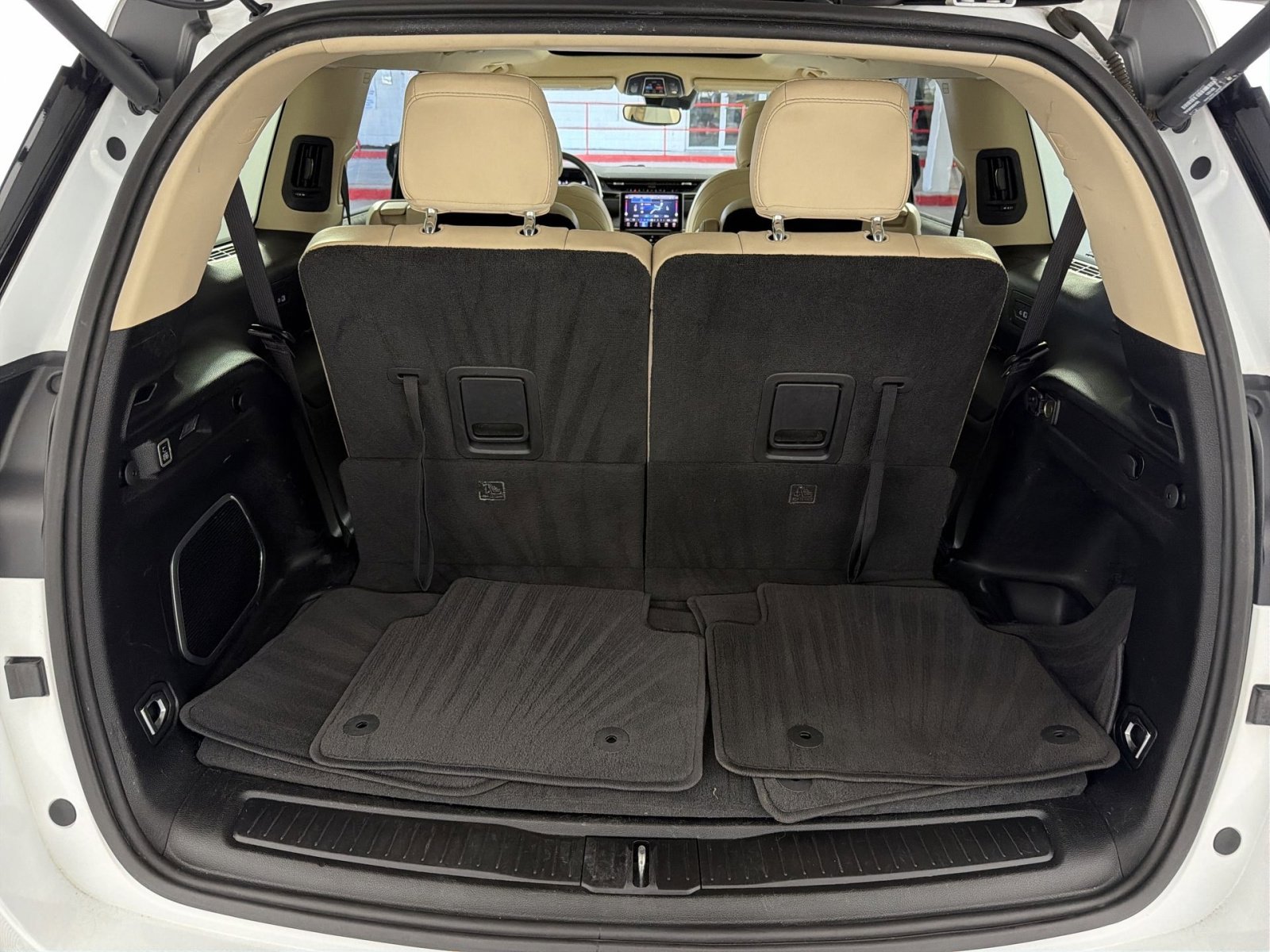 Used 2022 Jeep Grand Cherokee L Limited image 27