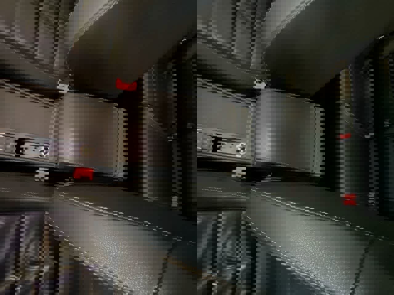 Used 2016 Volkswagen Golf R 4-Door image 20