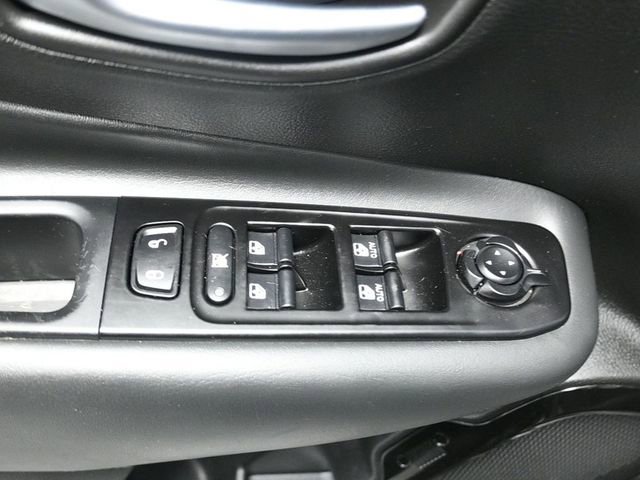 Used 2020 Jeep Renegade Altitude AWD/4WD image 34