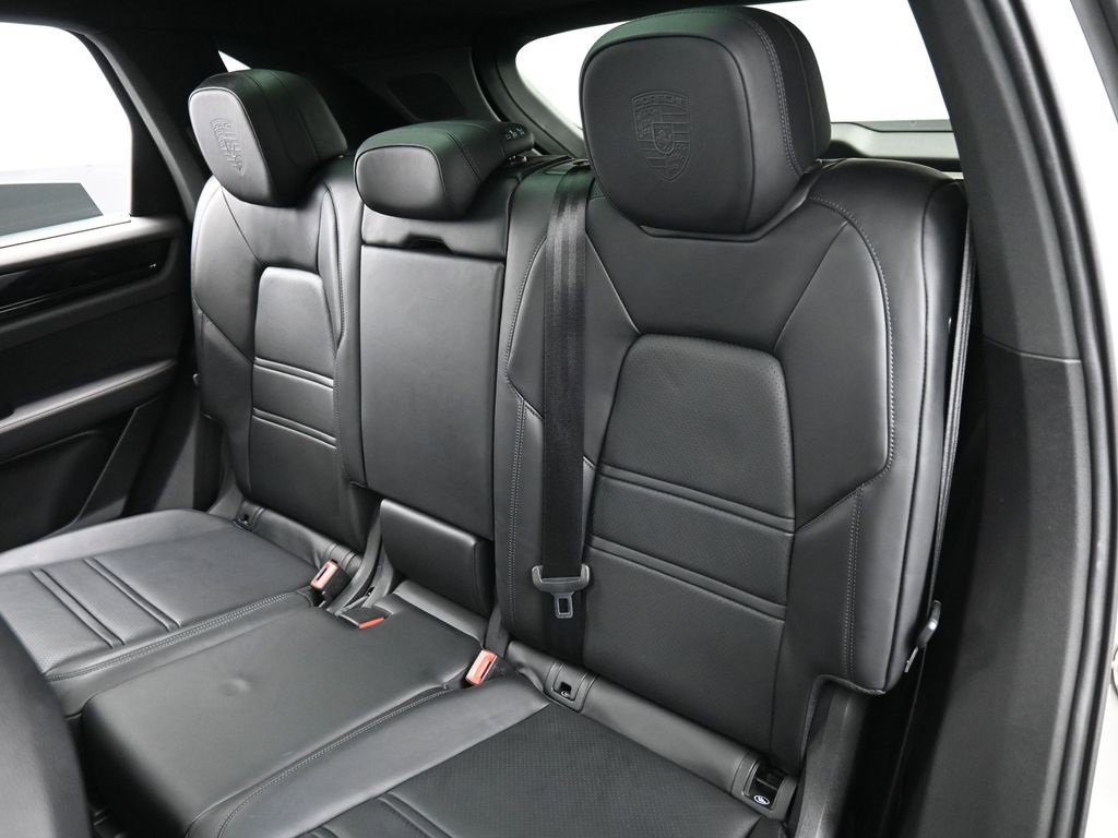 Certified 2023 Porsche Cayenne image 24