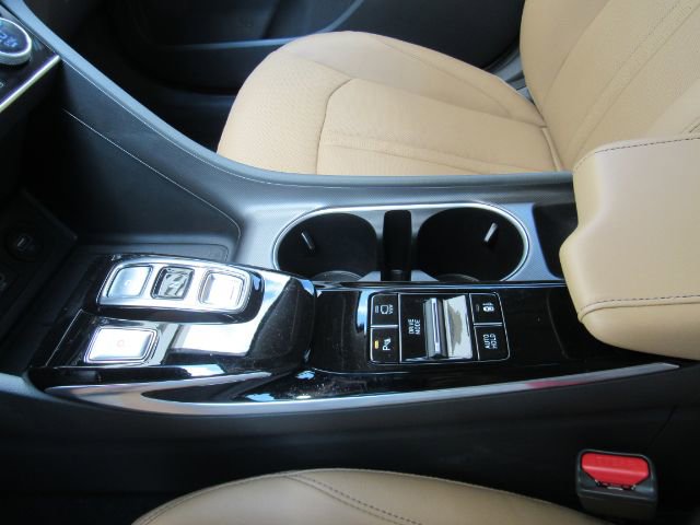 Used 2023 Hyundai Sonata Limited image 45