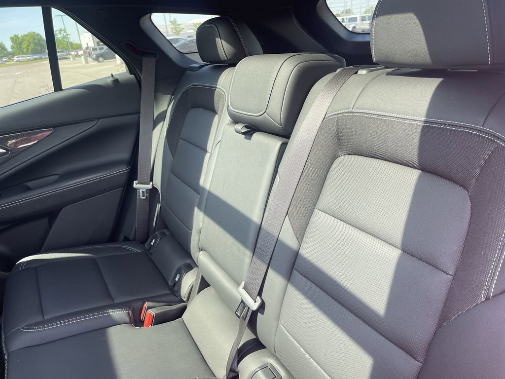 Used 2024 Chevrolet Blazer EV LT AWD/4WD image 28