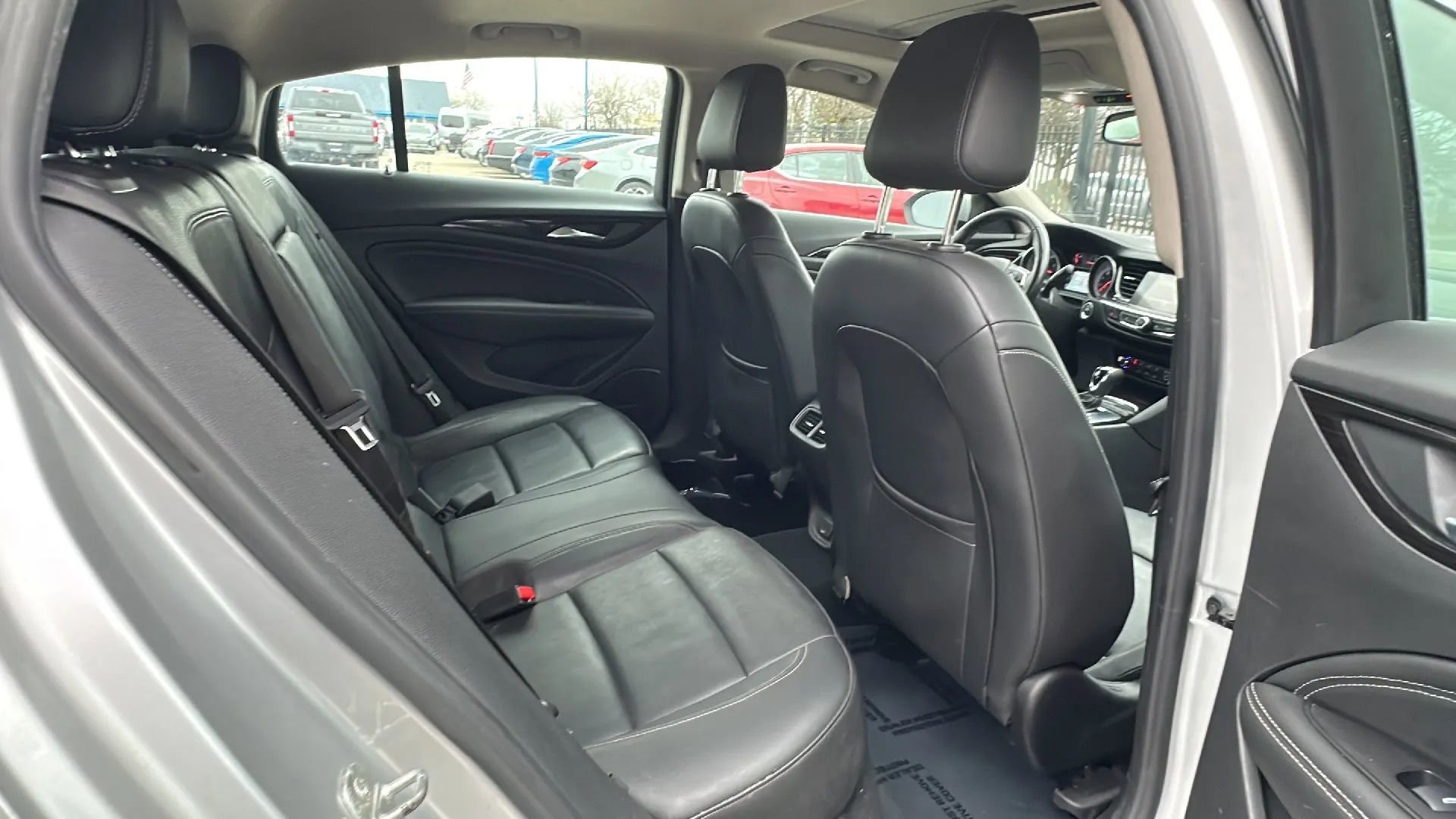 Used 2018 Buick Regal Essence image 14