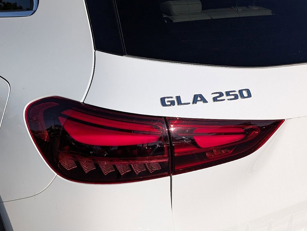 Used 2025 Mercedes-Benz GLA 250 image 12