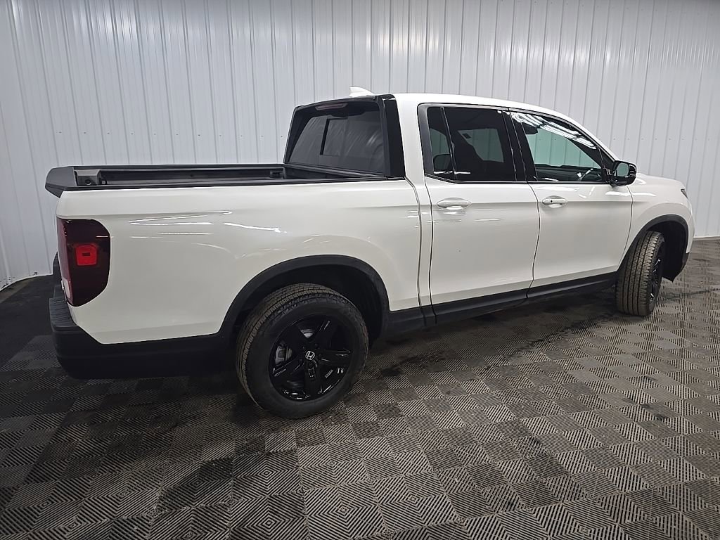 Used 2023 Honda Ridgeline Black Edition image 3