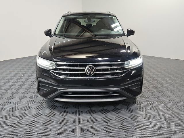 Used 2023 Volkswagen Tiguan SE FWD image 7
