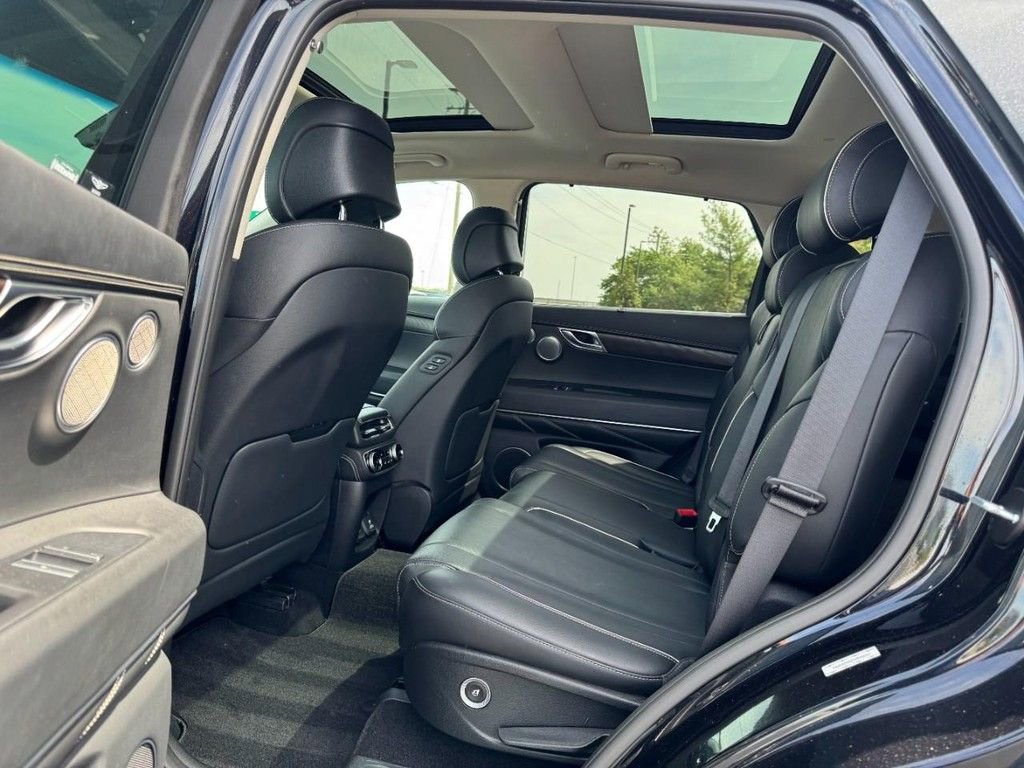 Used 2021 Genesis GV80 2.5T w/ Prestige Package 04 AWD/4WD image 10