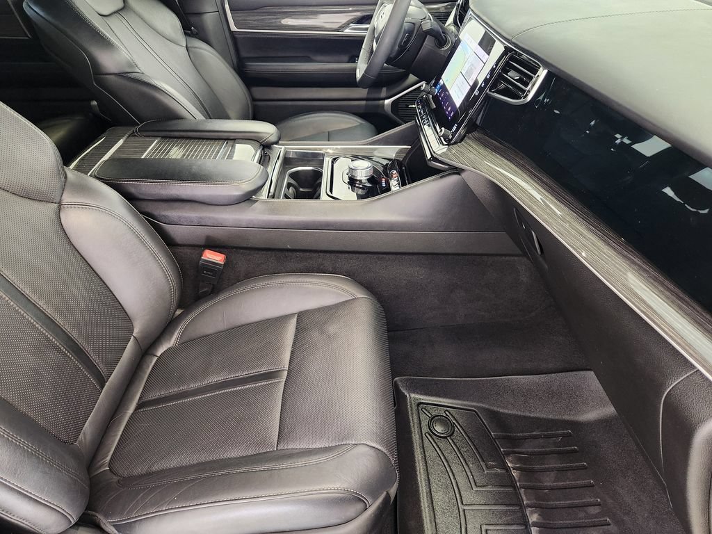 Used 2022 Jeep Wagoneer Series II w/ Premium Group I RWD image 13