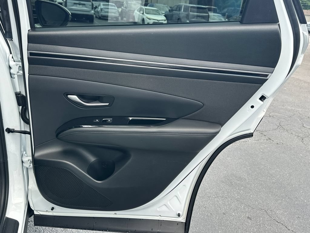 Used 2022 Hyundai Tucson Limited w/ Cargo Package FWD image 17