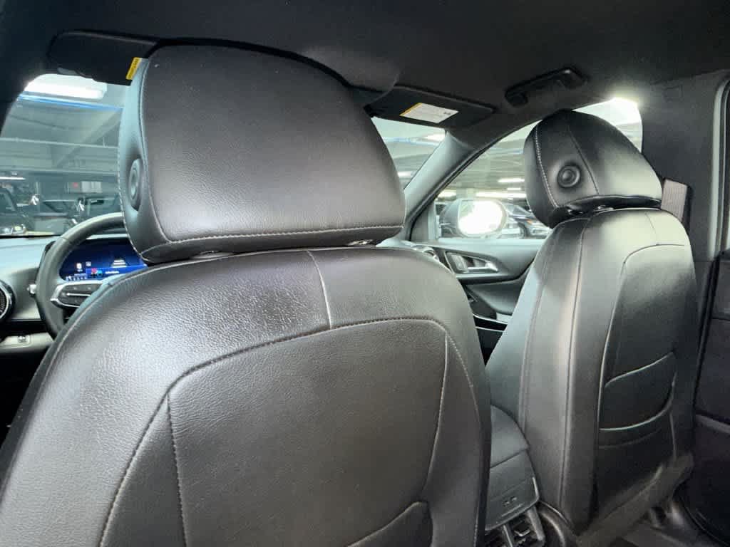 Used 2025 Chevrolet Equinox LT FWD image 23