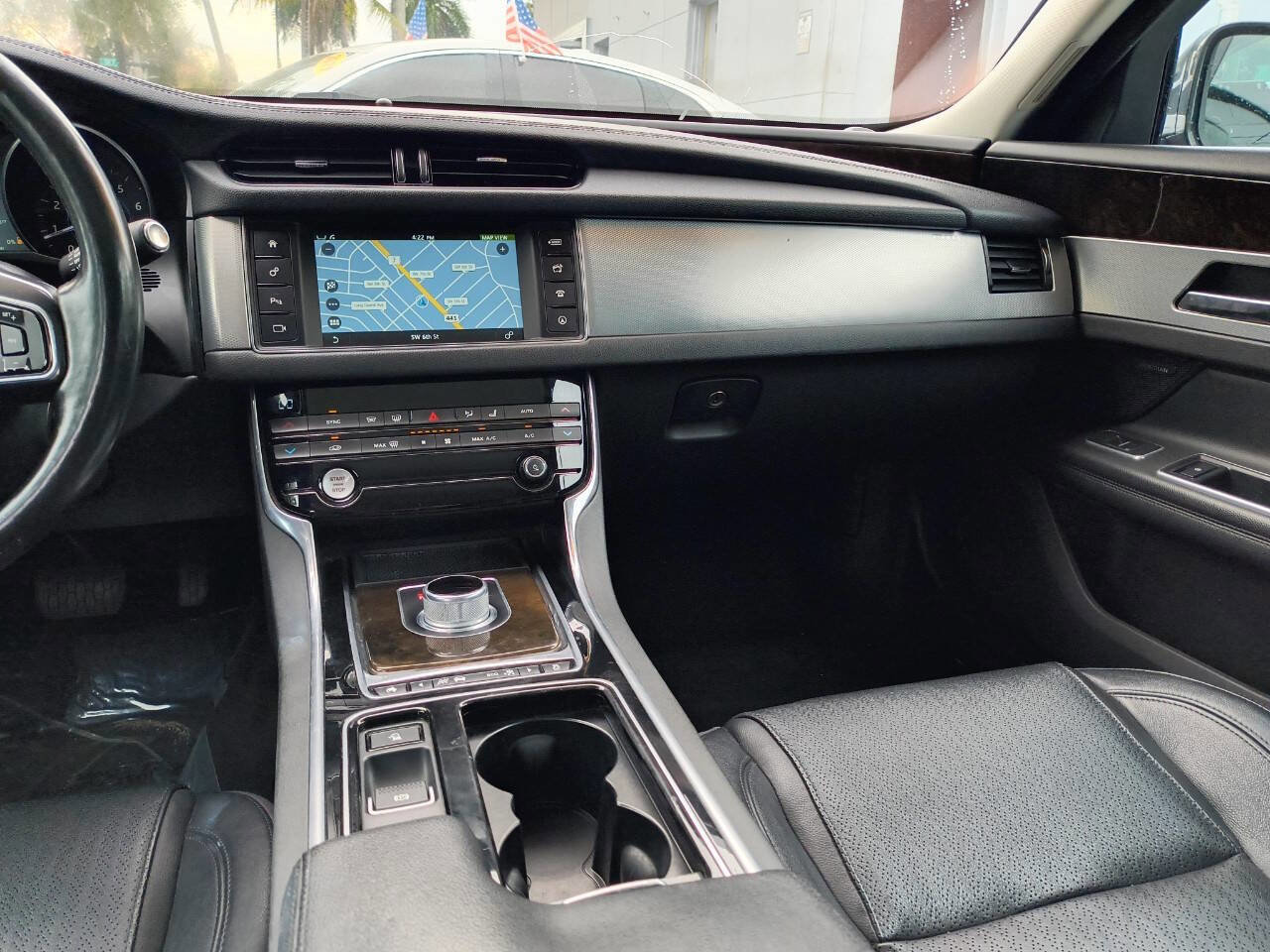 Used 2016 Jaguar XF Prestige AWD/4WD image 37