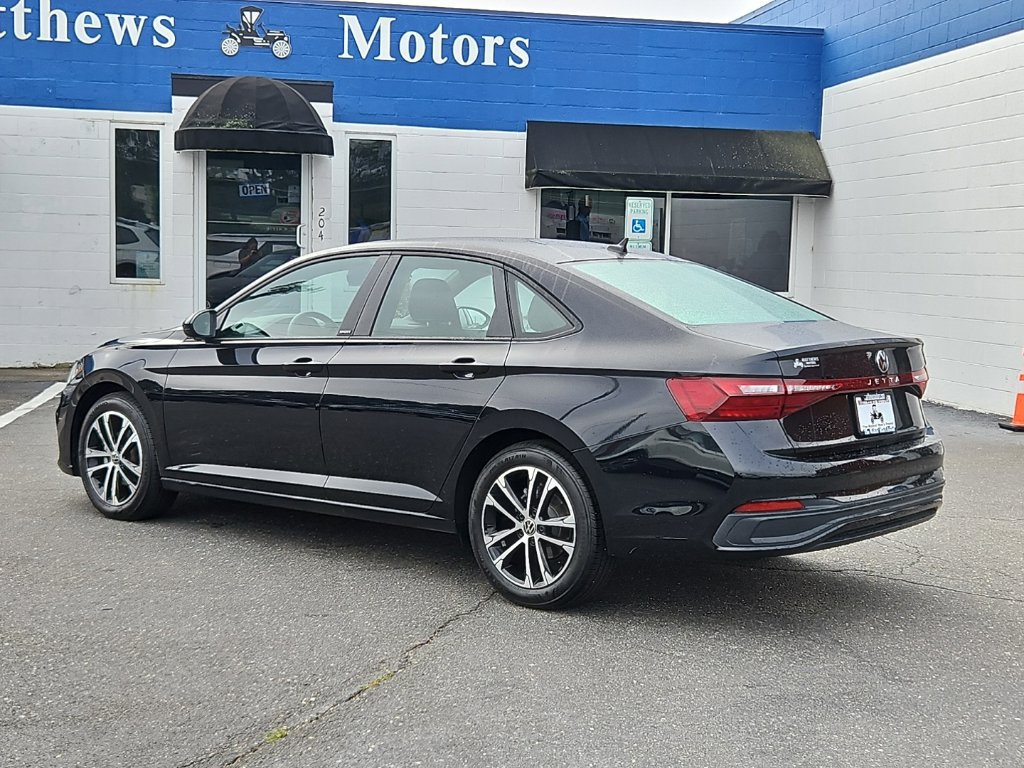Used 2025 Volkswagen Jetta Sport FWD image 5