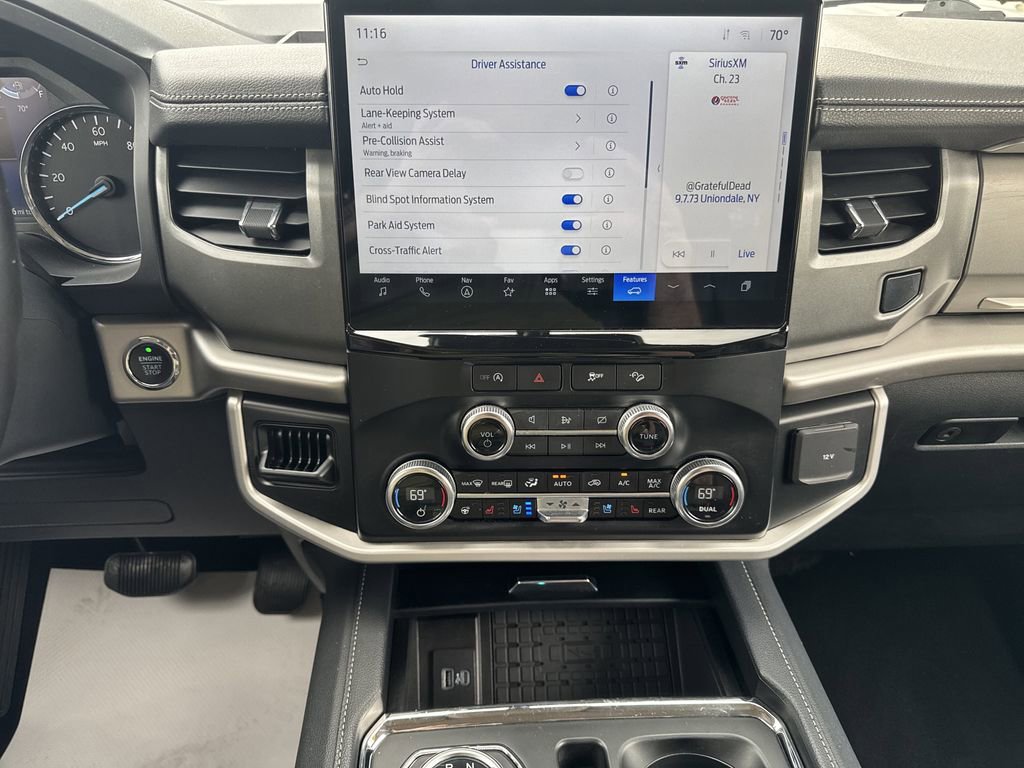 Used 2024 Ford Expedition XLT image 28