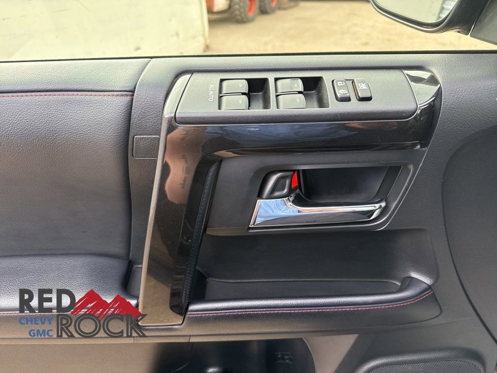 Used 2021 Toyota 4Runner TRD Off-Road Premium w/ Moonroof Package AWD/4WD image 17