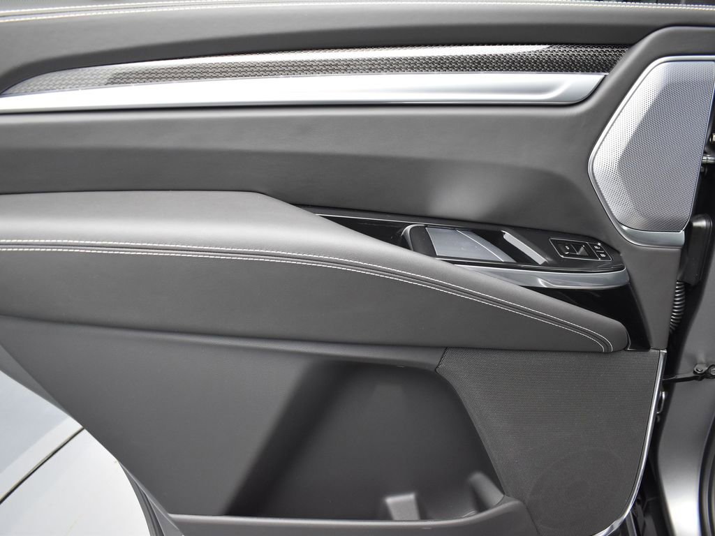 Certified 2026 Cadillac Escalade V w/ LPO, Onyx Lite Package image 27