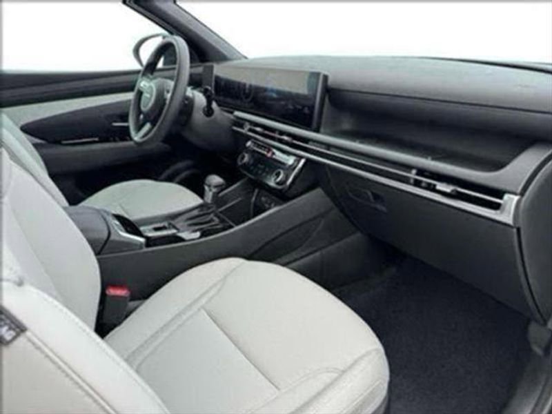 Certified 2025 Hyundai Santa Cruz SEL image 14
