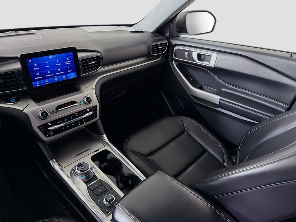 Used 2021 Ford Explorer XLT w/ Equipment Group 202A image 22