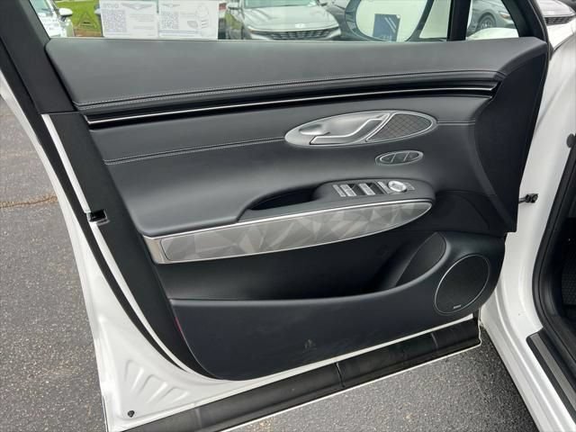 New 2025 Genesis GV70 3.5T Sport w/ Sport Advanced Package AWD/4WD image 10