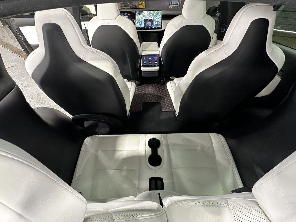 Used 2023 Tesla Model X Plaid image 27