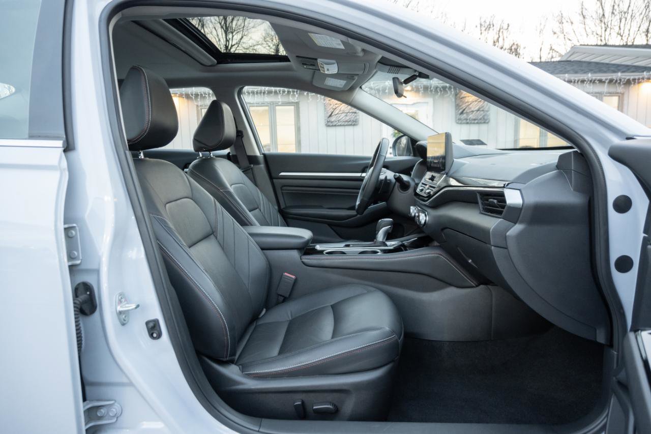 Used 2023 Nissan Altima 2.5 SR w/ SR Premium Package image 34