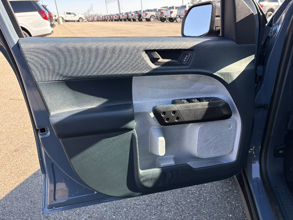 New 2026 Ford Maverick XLT image 29