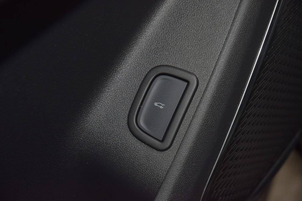 Used 2024 Chevrolet Traverse RS w/ LPO, Floor Liner Package AWD/4WD image 51