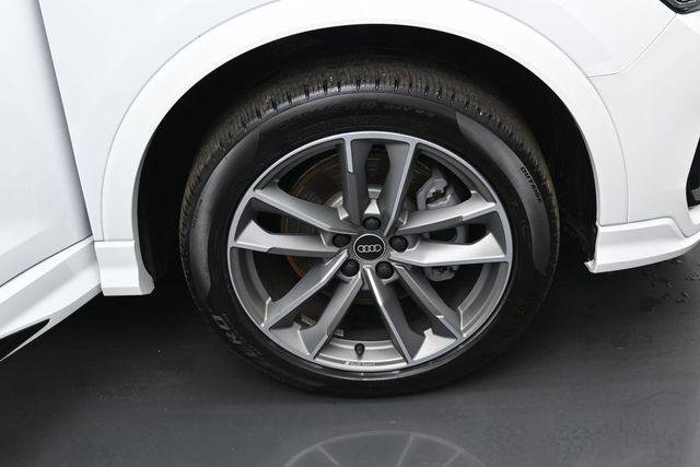 Used 2023 Audi Q3 2.0T Premium Plus w/ Premium Plus Package AWD/4WD image 40