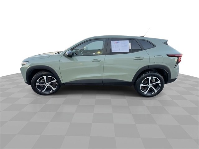 Certified 2024 Chevrolet Trax RS w/ Driver Confidence Package image 5